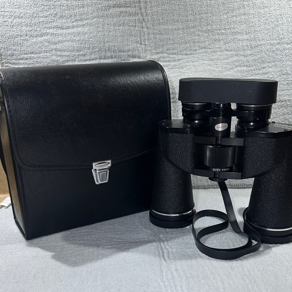 Vintage Sears Discoverer Zoom Binoculars & Case